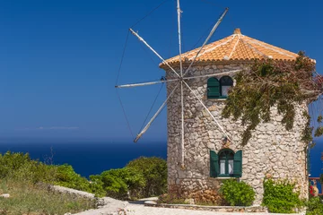 Fototapeten Griekse molen aan de kust © p_rambaldo