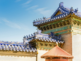Dachparade auf einem Tempel  beim Kaiserpalast