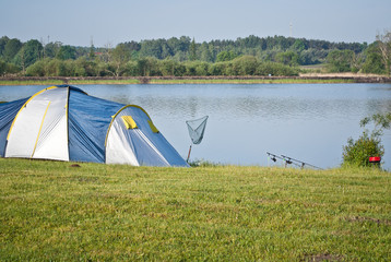 Namiot nad jeziorem © Mariusz Stoszewski