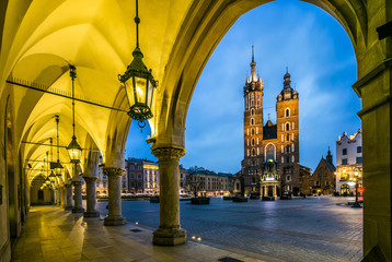 Fototapeta na wymiar Krakow market square at dawn, Poland, Europe
