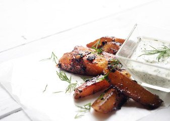 rustic potatoes with white sauce