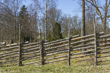 Beteshage med gärdsgård av enestörar © Björn Kristersson
