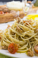 Spaghettis with ingredients