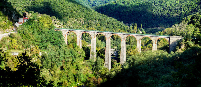 Pont de Duzon, pont romain &agrave; St Barth&eacute;l&eacute;my le Plain en Ard&egrave;che