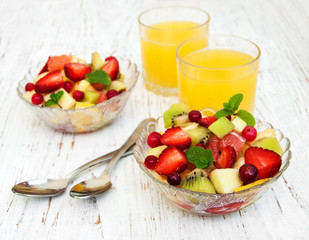 Salad with fresh fruits