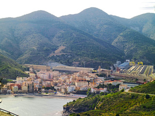 Naklejka premium pueblo de port bou norte de girona colindante con francia
