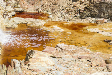 Cauce de río en Minas de Riotinto, Huelva