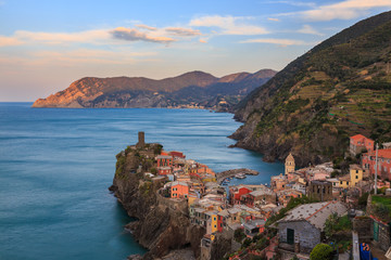 Fototapeta na wymiar Vernazza (Latin: Vulnetia) is a town and comune located in the province of La Spezia, Liguria, northwestern Italy. It is one of the five towns that make up the Cinque Terre region. 