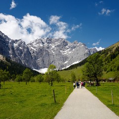 Fototapeta na wymiar Wandern am großen Ahornboden in Tirol
