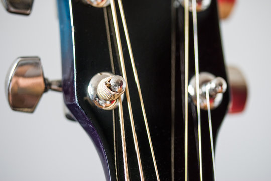 Westerngitarre, Gitarrenkopf