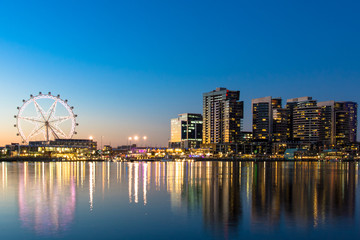 The docklands waterfront of Melbourne at night - obrazy, fototapety, plakaty