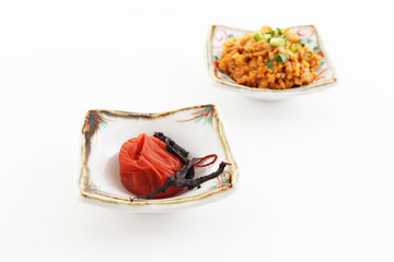 おいしそうな納豆と梅干