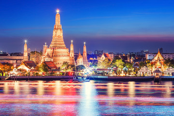 Wat Arun night view Temple in bangkok, Thailand - obrazy, fototapety, plakaty