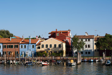 Fototapeta na wymiar docks of colorful Burano , Italy