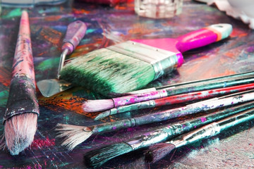 brush to paint the picture. paint brushes