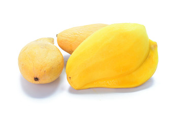 Fototapeta na wymiar mango fruit isolated on white background