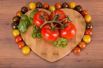 Gemüse, Zwiebel, Tomate, Knoblauch, Gurke und Dekoration