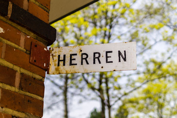 Herrentoilette Schild