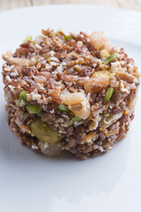 Sald of wild red rice