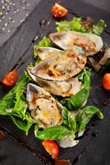 Baked Mussel with Spicy Sauce