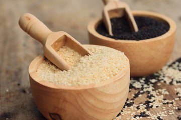 Black and white sesame seeds