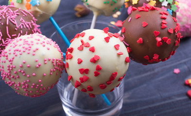 Cake pops on