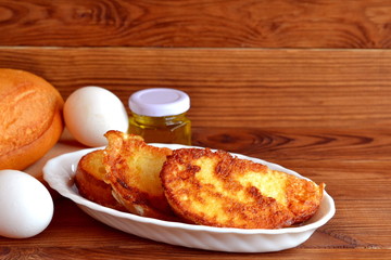 Homemade fried bread croutons. Fried bread with eggs for breakfast. Easy make roasted bread. Quick recipe. Ingredients for cooking snacks