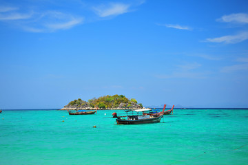 Obraz premium Beach on Tropical Islands at Summer Season