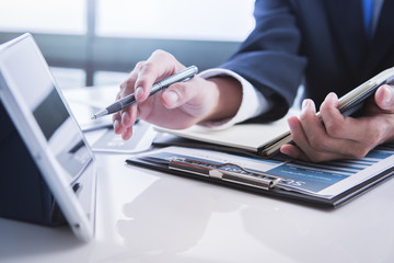 Man Analysis Business Accounting