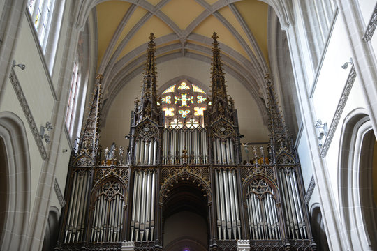 pipe organ in Saint Elisabeth Cathedral