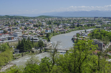 Fototapeta premium view of the river and the city with the bridge