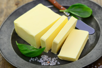 Teller Messer Butter