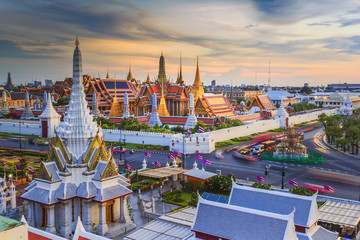 Grand palace and Wat phra keaw at sunset bangkok, Thailand - obrazy, fototapety, plakaty