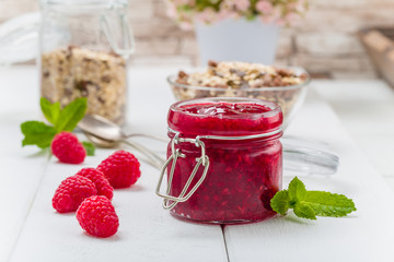 Himbeer Konfitüre mit Minze