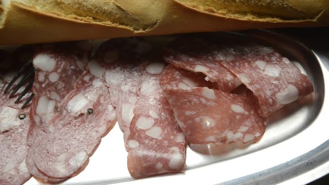 סלמי &Sigma;&alpha;&lambda;ά&mu;&iota; سالامی სალიამი サラミ Salame 살라미 Spianata 莎樂美腸 Salama romana Salami Salam Bread Pane Pan Brot &Psi;&omega;&mu;ί Br&oslash;d לחם Baguette בגט フランスパン