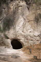 Cueva en donde descansan algunos animales.