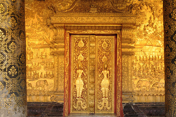 Laos: Buddhist Tempel in Luang Prabang