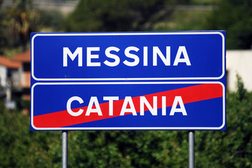Cartello Messina Catania, inizio e fine territorio provincia città
