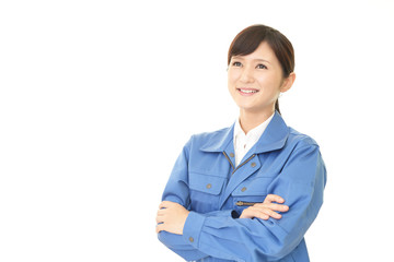 笑顔の女性作業員