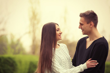 Fototapeta premium Loving couple in the park