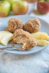 Topfenknödel mit Butterbrösel