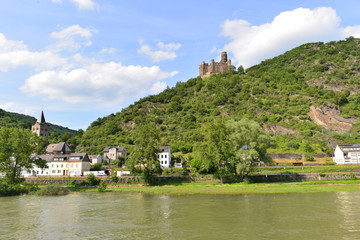 Fototapeta na wymiar Burg Maus im Mittelrheintal bei Sankt Goarshausen