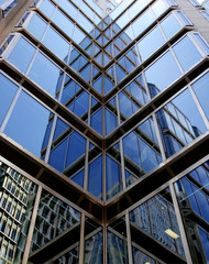 Obraz premium Abstract architecture shot of business or commercial glass and steel building