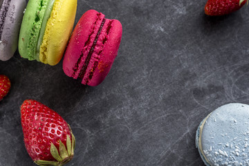 Macarons & strawberries