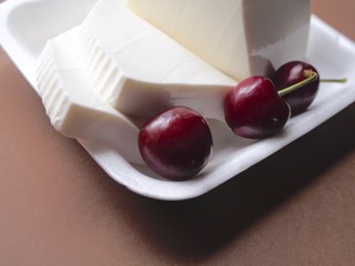Fresh cheese whit cherries
