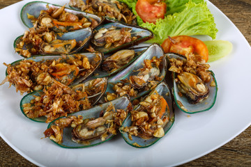 Mussels with garlic