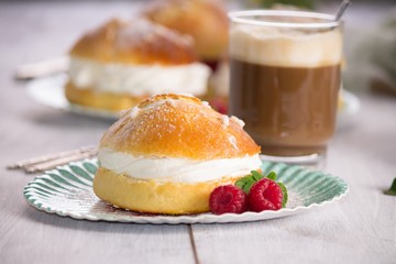 Tarte tropezienne