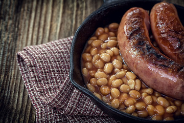 Grilled sausages with beans