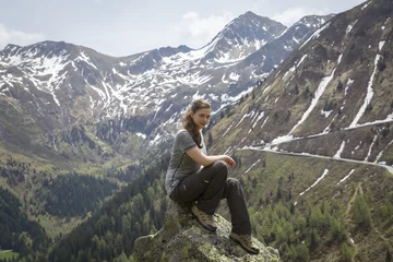 Foto op Canvas junge Frau in den steirischen Bergen, Österreich © Lunghammer