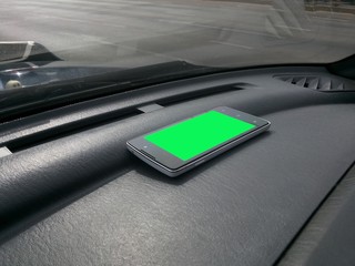 mobile phone in car